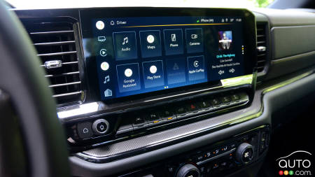 GM Is Working on a Self-Cleaning Touchscreen